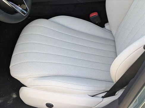 Used 2026 Mercedes-Benz E 450 4MATIC Sedan image 4
