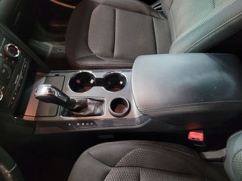 Used 2017 Ford Explorer XLT image 26