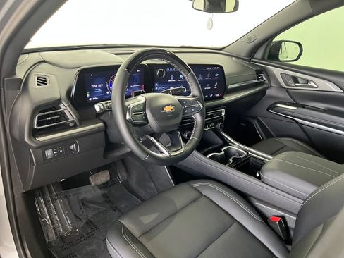 Used 2024 Chevrolet Traverse LT w/ Enhanced Driving Package FWD image 19