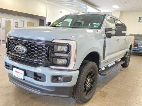 New 2026 Ford F250 Lariat w/ Black Appearance Package AWD/4WD image 11