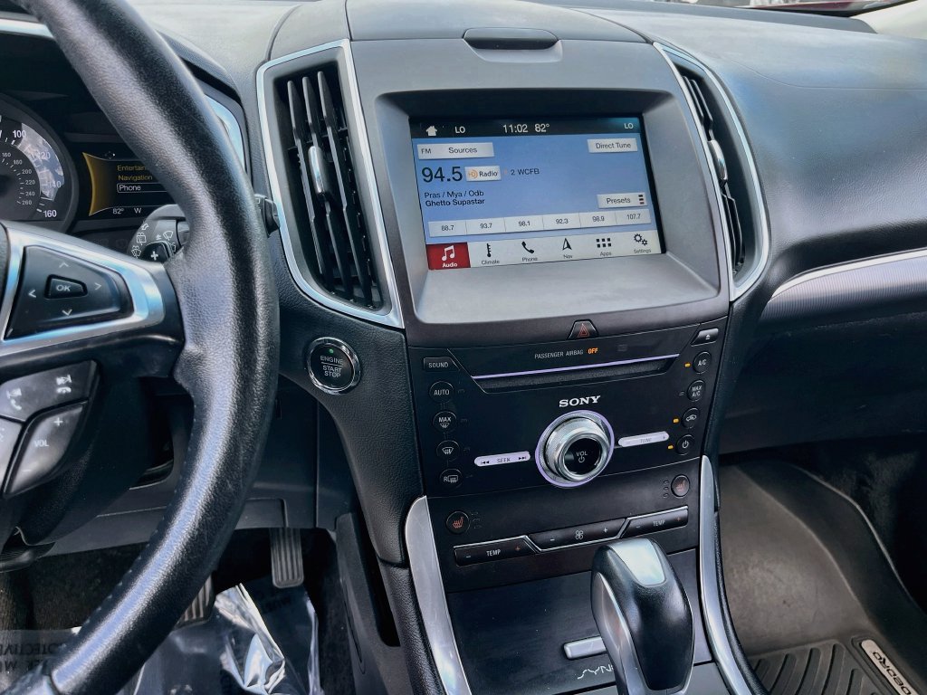 Used 2017 Ford Edge Titanium w/ Technology Package FWD image 15