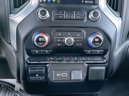 Used 2021 GMC Sierra 2500 SLE image 32