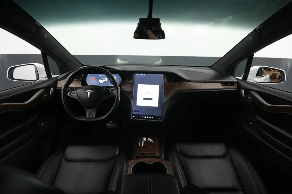 Used 2020 Tesla Model X Long Range AWD/4WD image 26