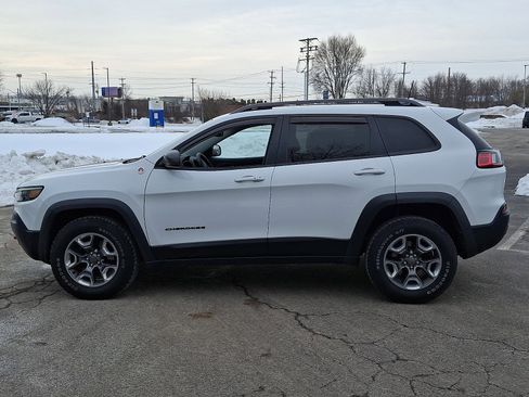 Used 2019 Jeep Cherokee Trailhawk image 5