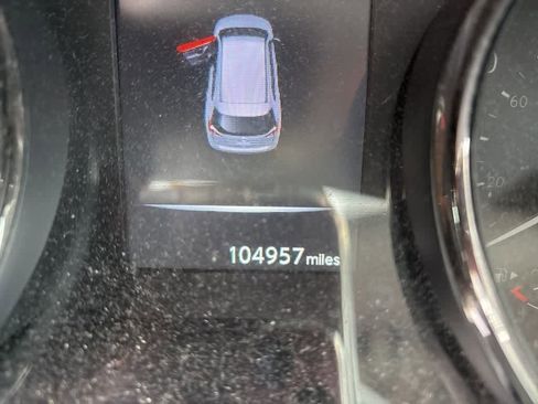 Used 2017 Nissan Rogue S image 11