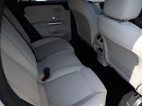 New 2026 Mercedes-Benz GLA 250 4MATIC image 15