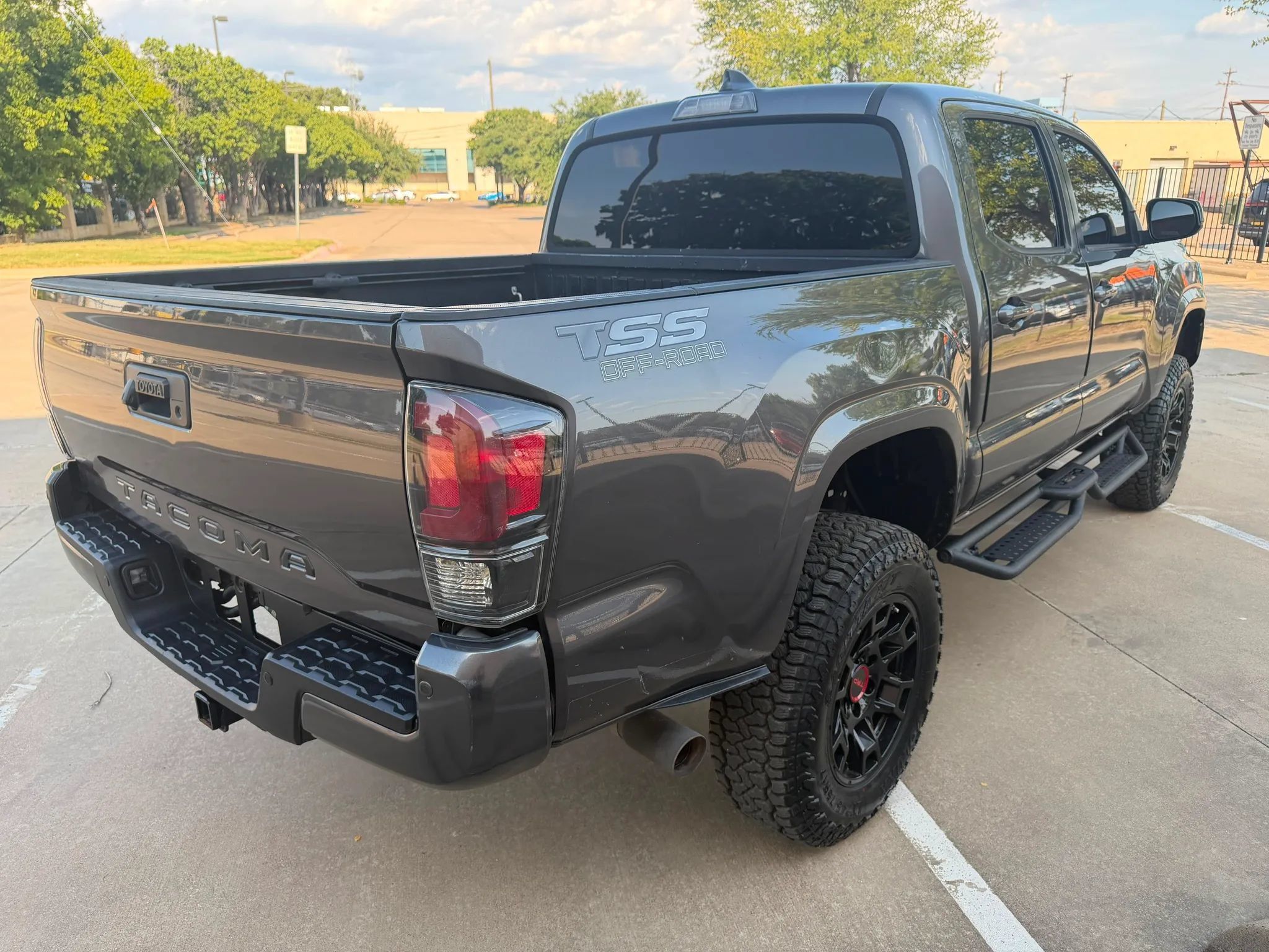 Used 2020 Toyota Tacoma SR w/ SR Convenience Package RWD image 6