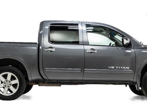 Used 2008 Nissan Titan LE AWD/4WD image 5