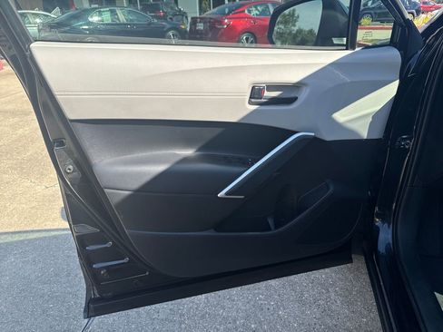 Certified 2025 Toyota Corolla Cross LE image 11