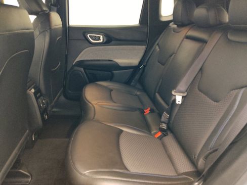 Used 2025 Jeep Compass Latitude AWD/4WD image 18