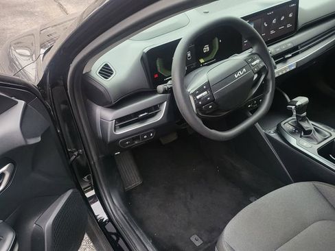 Used 2025 Kia K4 LXS FWD image 2
