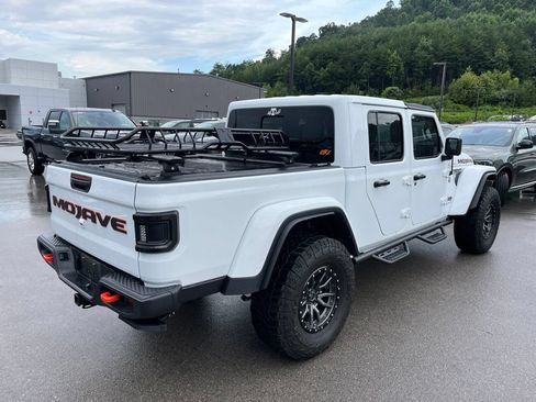 Used 2023 Jeep Gladiator Mojave w/ LED Lighting Group AWD/4WD image 3