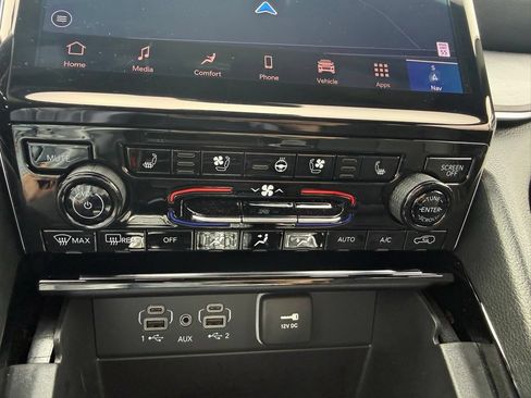 New 2025 Jeep Grand Cherokee Overland AWD/4WD image 22