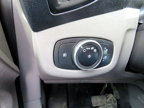 Used 2019 Ford Transit Connect XLT image 13