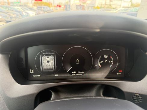 Used 2017 Jaguar F-PACE R-Sport image 13