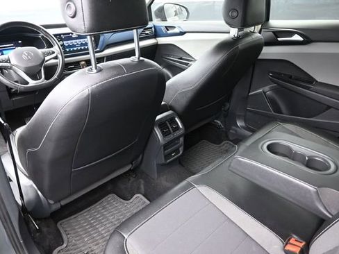 Used 2022 Volkswagen Taos SE FWD image 24