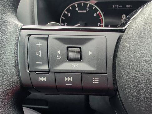 Used 2023 Nissan Rogue SV FWD image 18