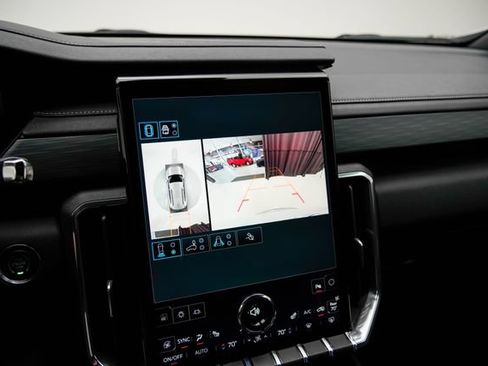 Used 2025 GMC Acadia Elevation FWD image 4