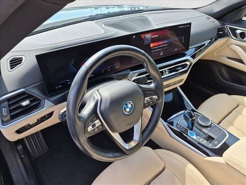 Used 2022 BMW i4 eDrive40 RWD image 9