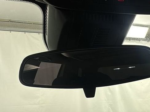 Used 2025 Chevrolet Equinox LT AWD/4WD image 32