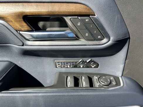 Used 2024 Chevrolet Silverado 1500 High Country image 59