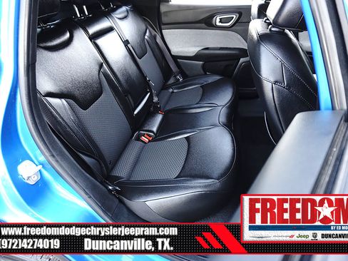 Used 2025 Jeep Compass Latitude AWD/4WD image 16
