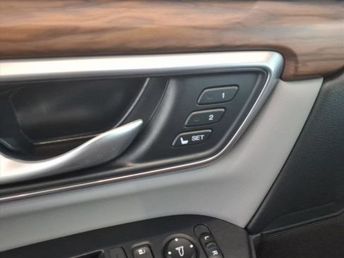 Used 2022 Honda CR-V Touring image 11