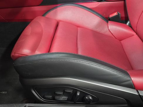 Certified 2025 Porsche 911 Carrera RWD image 25