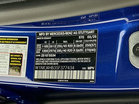 Used 2025 Mercedes-Benz GLC 300 4MATIC image 36