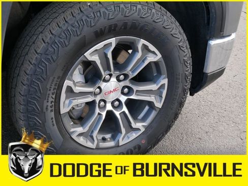 Used 2023 GMC Sierra 1500 SLE image 12