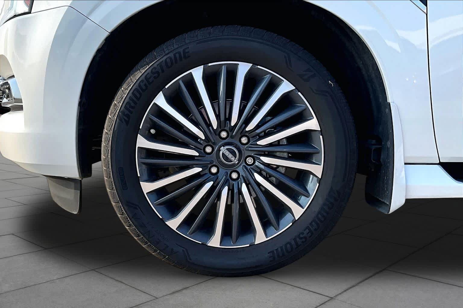 Used 2025 Nissan Armada Platinum Reserve RWD image 10