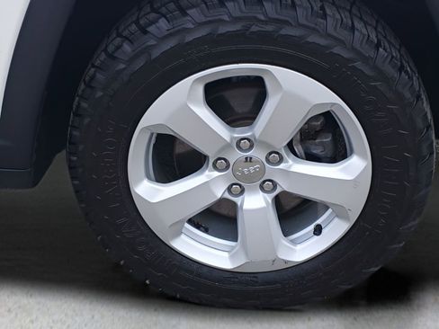 Used 2018 Jeep Compass Latitude w/ Cold Weather Group AWD/4WD image 26