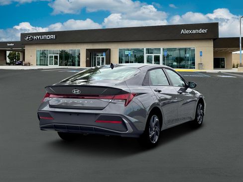 New 2026 Hyundai Elantra Sport image 7