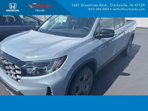 Used 2025 Honda Ridgeline TrailSport image 1
