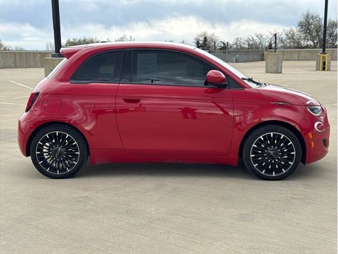 Used 2024 FIAT 500 e (RED) image 9