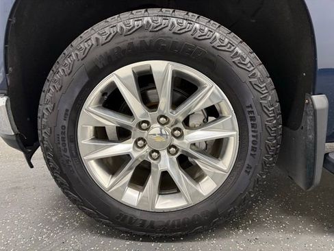Used 2020 Chevrolet Silverado 1500 LTZ AWD/4WD image 19