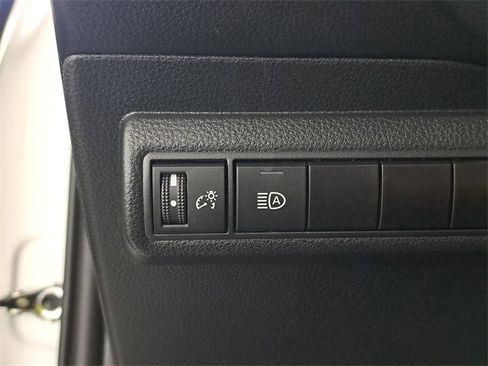 Used 2023 Toyota Corolla LE image 23