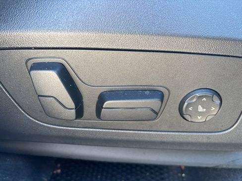 Used 2025 BMW X1 xDrive28i w/ Technology Package image 38