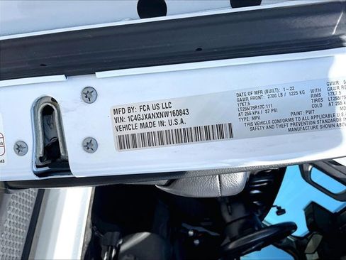 Used 2022 Jeep Wrangler Sport AWD/4WD image 30