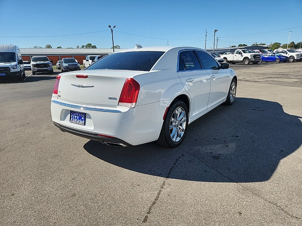 Used 2022 Chrysler 300 Touring AWD/4WD image 5