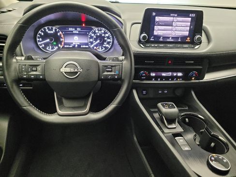 Used 2025 Nissan Rogue SV AWD/4WD image 22