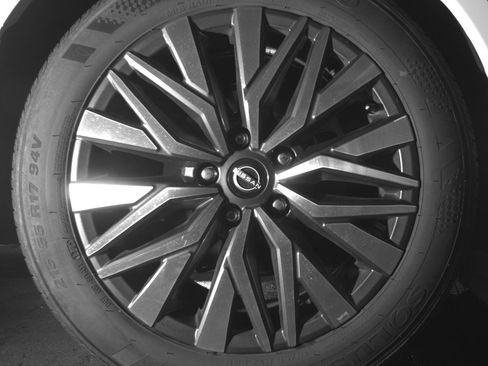 Used 2025 Nissan Altima 2.5 SV FWD image 15