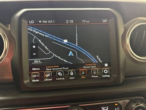 Used 2021 Jeep Wrangler Unlimited Sahara w/ Uconnect 4C Nav & Sound Group AWD/4WD image 21