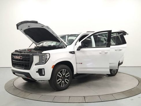 Used 2023 GMC Yukon AT4 w/ Technology Package AWD/4WD image 11