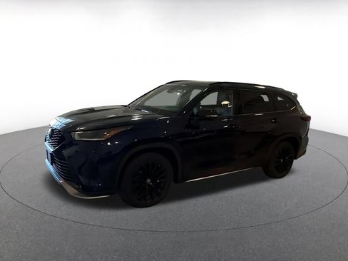 Used 2025 Toyota Highlander XSE AWD/4WD image 8