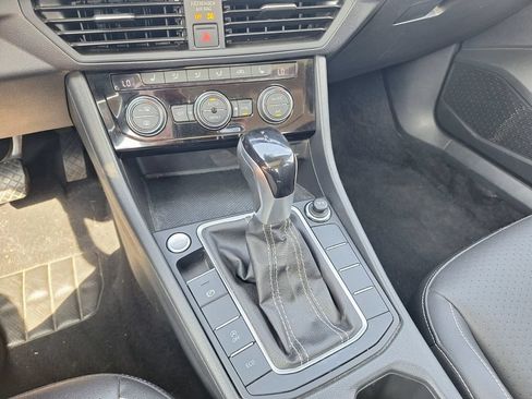 Used 2024 Volkswagen Jetta SE FWD image 14