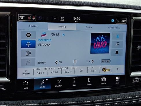 Used 2024 Chrysler Pacifica Select image 24