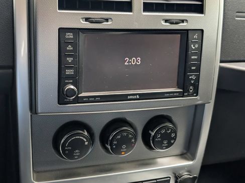 Used 2010 Jeep Liberty Limited w/ Tire & Wheel Group AWD/4WD image 18