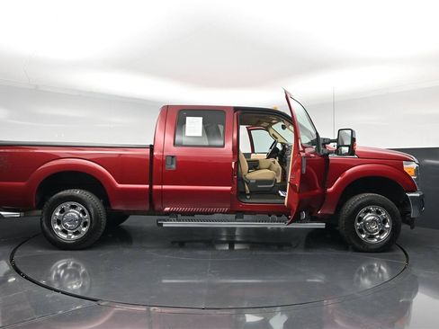 Used 2016 Ford F250 XLT w/ XLT Premium Package AWD/4WD image 29