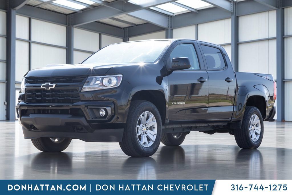 Used 2022 Chevrolet Colorado LT w/ Luxury Package AWD/4WD image 1
